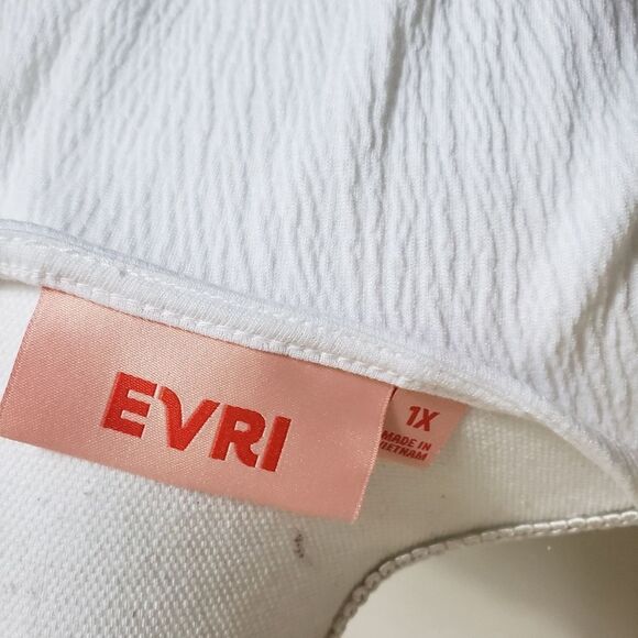 Long white blouse  - Picture 5 of 5